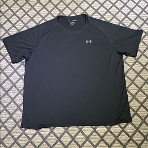 Men’s Black Under Armour lightweight shirt